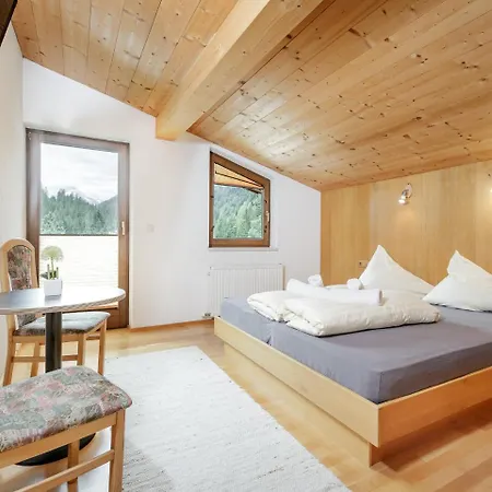 Apartament Gentiana *